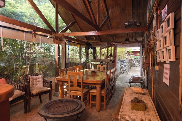 Outdoor dining