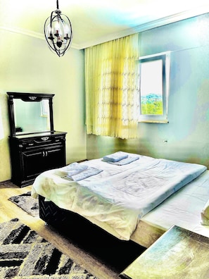 Apartamento real, vista para o parque | 1 quarto, roupas de cama premium, edredons de pluma