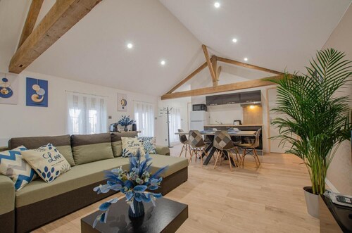 In the countryside between Lac du Der and the lakes and forests of the Orient, the great egret