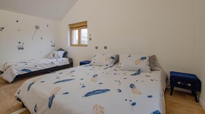 1 slaapkamer, een strijkplank/strijkijzer, wifi, beddengoed