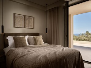 7 bedrooms, in-room safe, desk, iron/ironing board