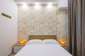 Deluxe Apartment | 1 bedroom, desk, laptop workspace, free WiFi