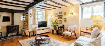 Cottage w Views/Hot Tub + Pet Friendly