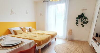 Charmant studio vue montagne proche ville et thermes