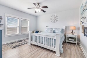 3 slaapkamers, een kluis op de kamer, een bureau