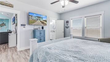 3 bedrooms, in-room safe, desk, iron/ironing board