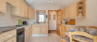 Eryb Cottage - UK46883
