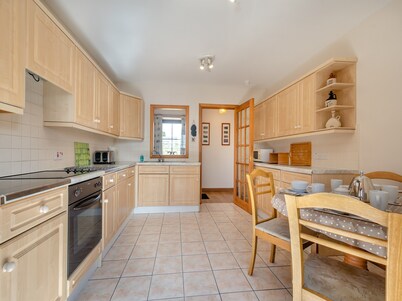 Eryb Cottage - UK46883