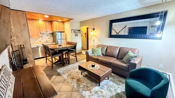 Smart TV, fireplace