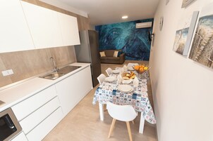 Appartamento Standard | Cucina privata | Macchina per caffè espresso, macchina per tè/caffè