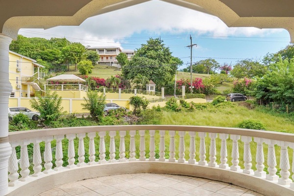 Apartemen, 3 kamar tidur, Bebas Asap Rokok | Balkon