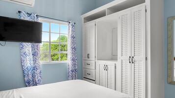 Apartment, 3 Bedrooms, Non Smoking | 3 bedrooms, iron/ironing board, free WiFi, bed sheets