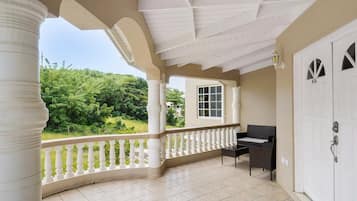 Apartment, 3 Bedrooms, Non Smoking | Balcony