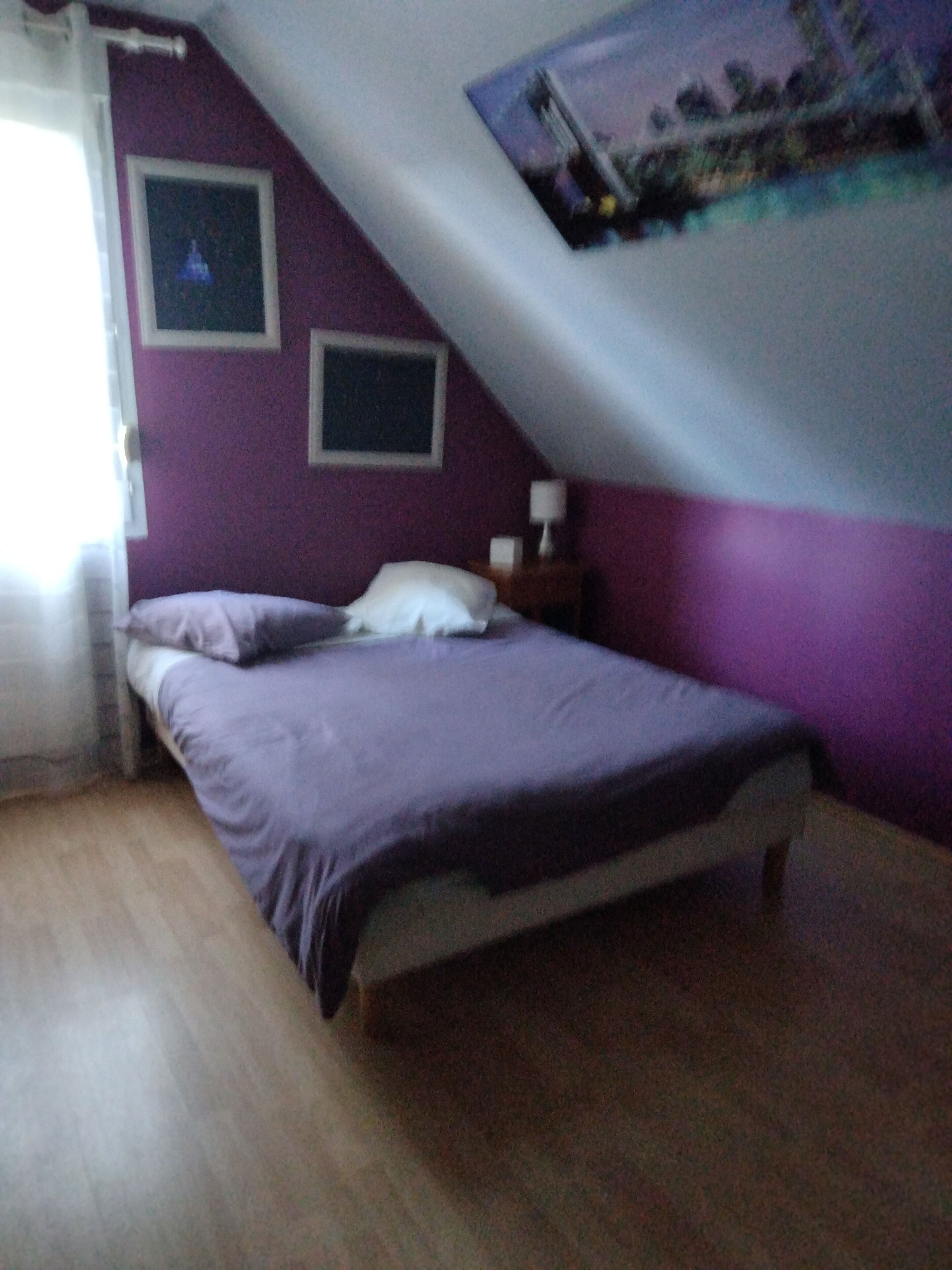 4 slaapkamers, een bureau, een strijkplank/strijkijzer, reisbedje