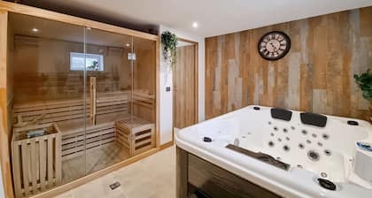 In the countryside between Lac du Der and the lakes and forests of the Orient, Le martin pecheur