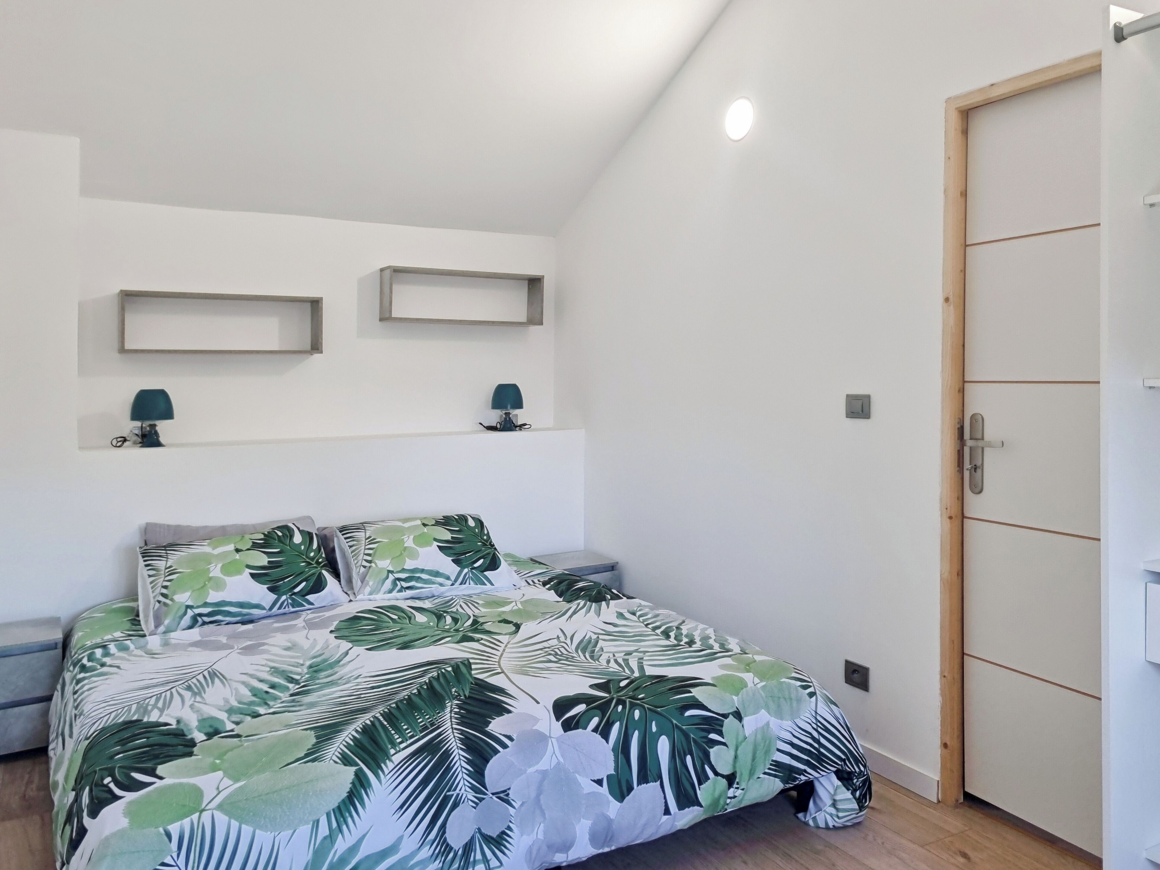 1 chambre, fer et planche à repasser, Wi-Fi gratuit, draps fournis