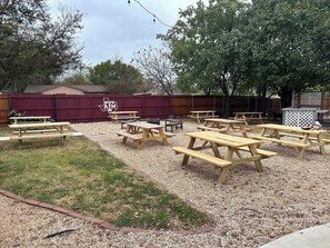 Outdoor dining - Massive 6 Bedroom Downtown Home
 (Bryan)