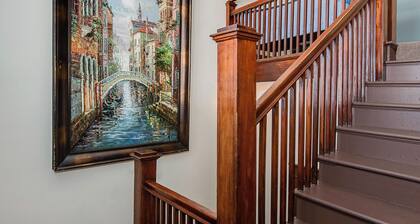 Massive 6 Bedroom Downtown Home