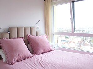 2 chambres, fer et planche à repasser, Wi-Fi, draps fournis