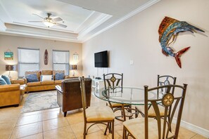 Dining - South Padre Island Condo - Walk to the Beach! (South Padre Island)