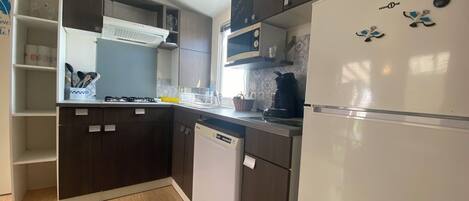 Microwave, stovetop, dishwasher