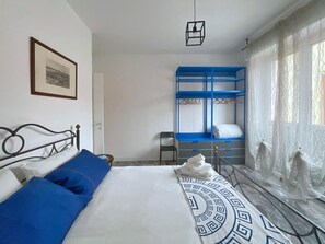 2 bedrooms, in-room safe, iron/ironing board, free WiFi