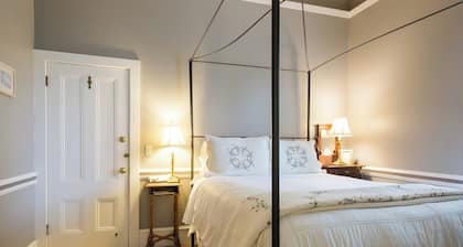Historic Bed & Breakfast Whole House Rental w Breakfast Included