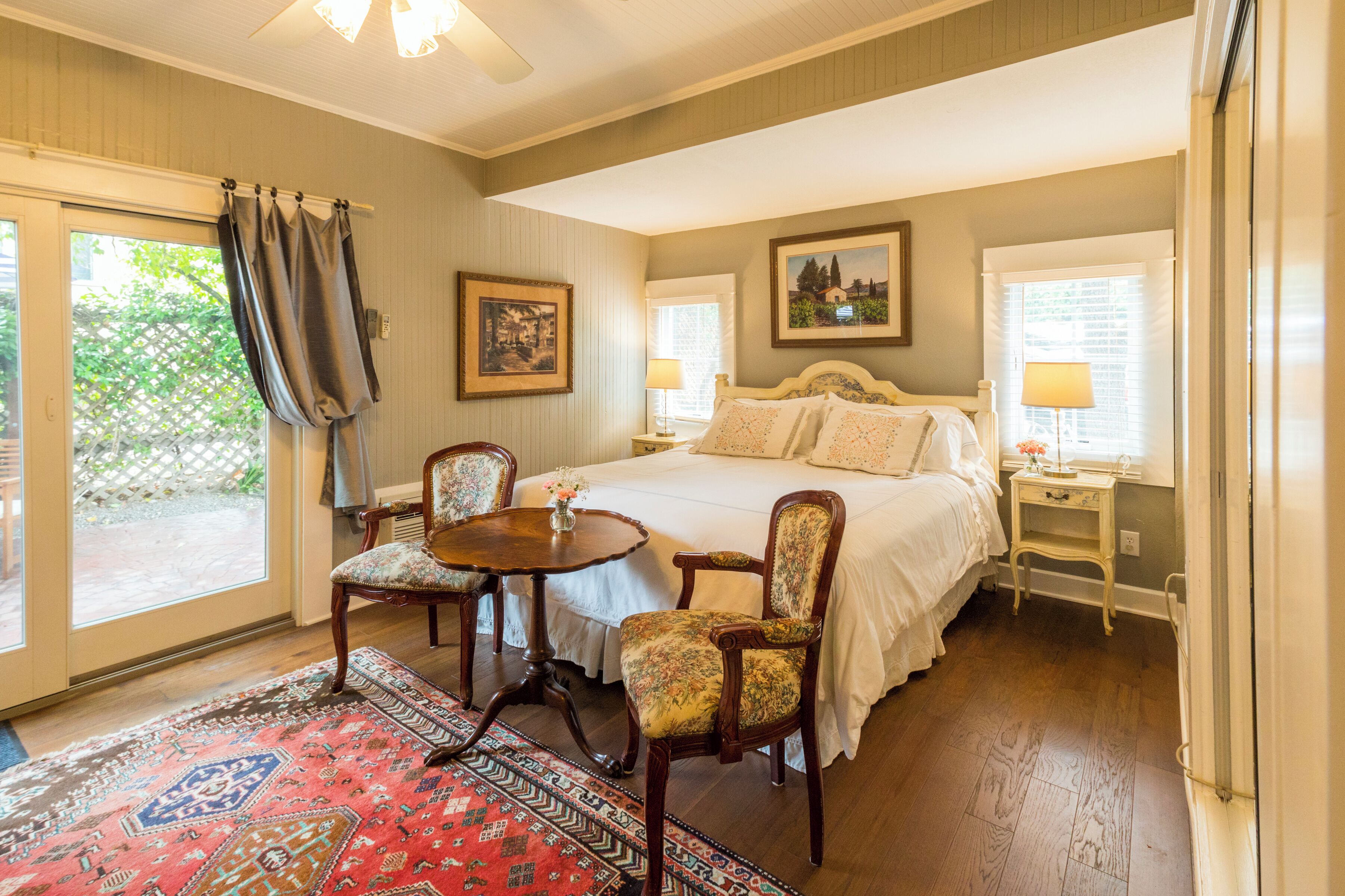 5 bedrooms, desk, free WiFi