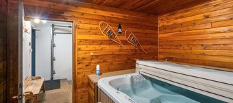 Incredible Ski-Access: 3 Bed Chalet with HotTub