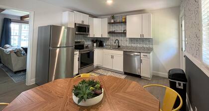 Sapphire Shire - The Most Charming Home Near Wake Forest University!