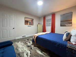 2 chambres, fer et planche à repasser, accès au Wi-Fi (inclus)