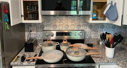 Sapphire Shire - The Most Charming Home Near Wake Forest University!