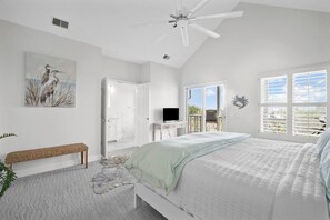 4 bedrooms, iron/ironing board, Internet, bed sheets