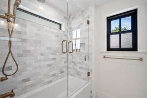 Shower, hair dryer, towels - Shuck Yeah - Brand New, Panoramic Marsh and Golf Views, Golf cart included 92 Davis Love (Fripp Island)