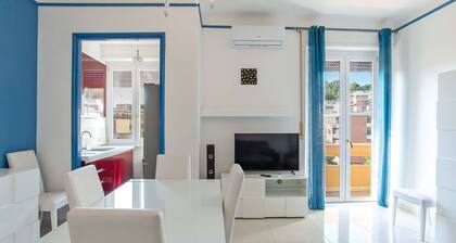 10 minutes from Vatican Museums, near restaurants, and walkable to transport.