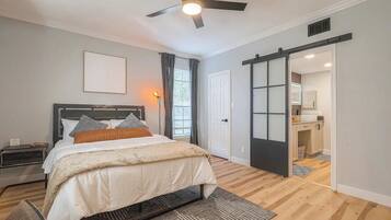 1 bedroom, desk, iron/ironing board, free WiFi