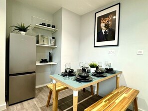 Dining - Ground Floor - Near the Beach - 3 Bedroom - New - (Bournemouth)