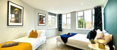3 bedrooms, iron/ironing board, WiFi, bed sheets