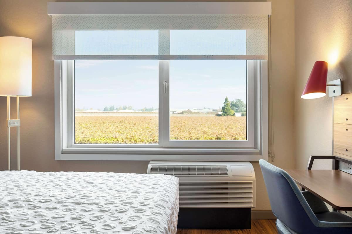 Room, 2 Queen Beds | Iron/ironing board