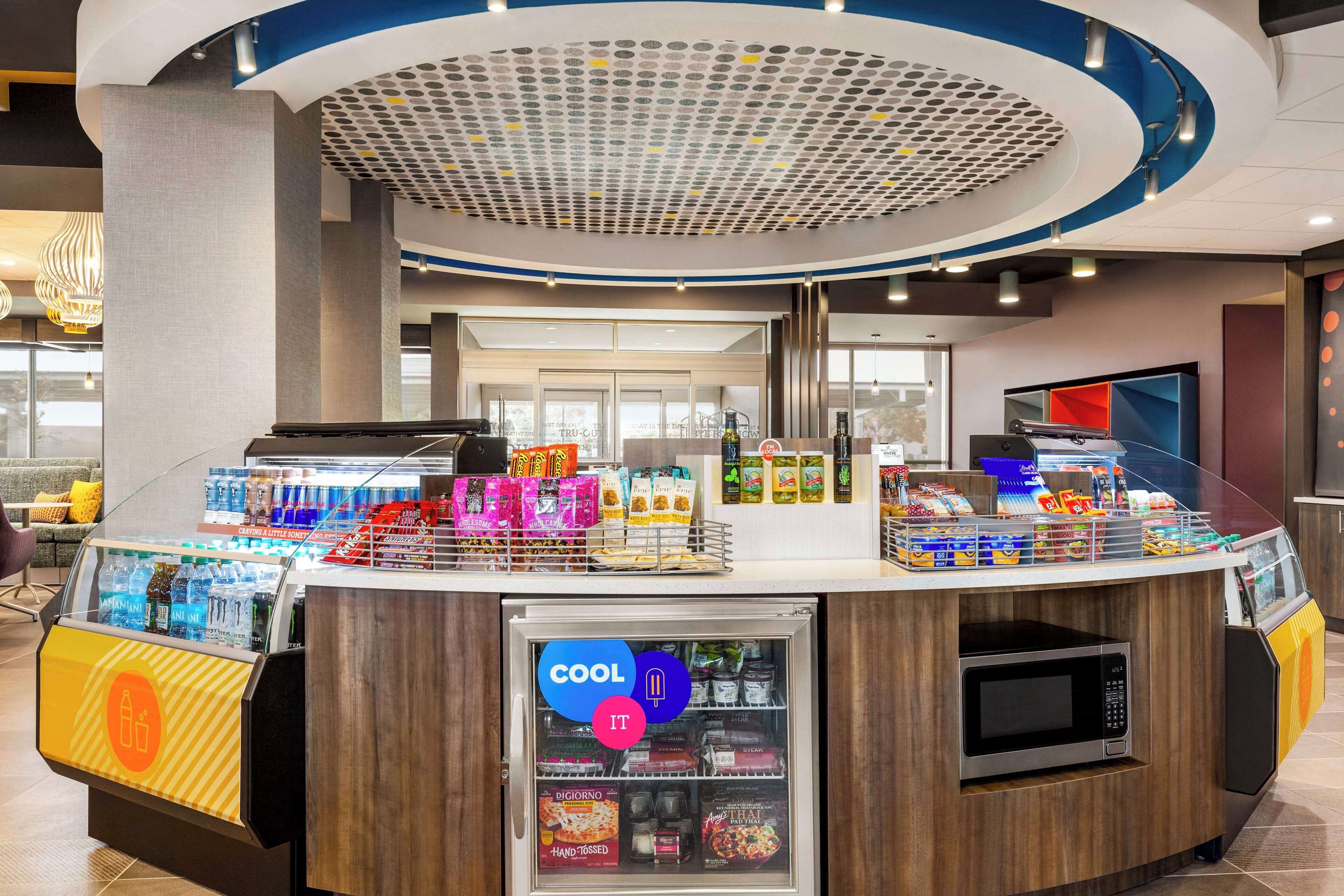Snack bar