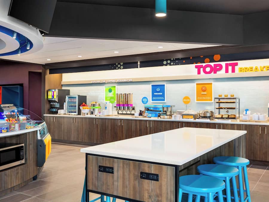 Café da manhã com buffet grátis todos os dias