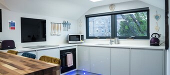 Annex, 2 Bed, Sleeps 4, Parking