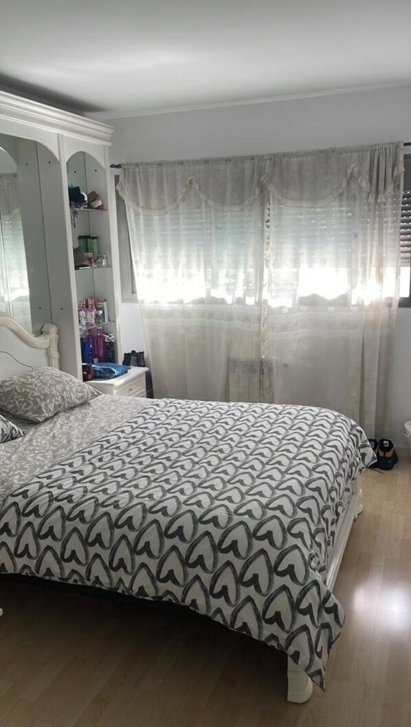 1 bedroom, desk, iron/ironing board, free WiFi