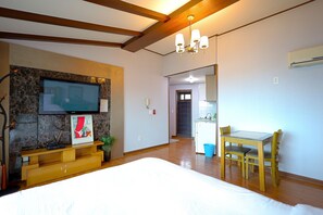 Kamar Double Standar | Makan di kamar