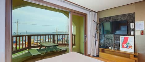 Standard Double Room | Free WiFi, bed sheets