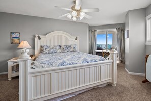 3 slaapkamers, een strijkplank/strijkijzer, gratis wifi, beddengoed