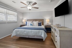 4 室のベッドルーム、アイロン / アイロン台、WiFi (無料)、ベッドシーツ