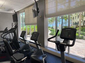 Fitness facility - Modern Ocean view 1 bedroom with direct beach access (Hollywood)