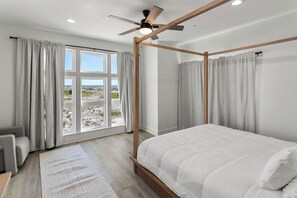 4 bedrooms, desk, iron/ironing board, travel crib