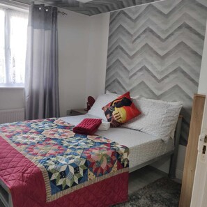 3 bedrooms, iron/ironing board, free WiFi, bed sheets
